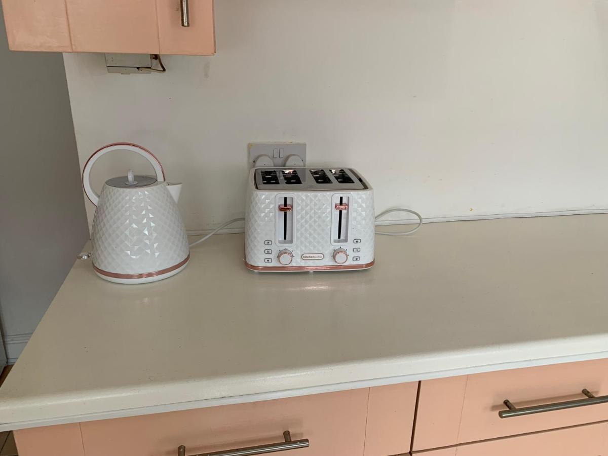 Starlight Self Service Accommodation リー エクステリア 写真
